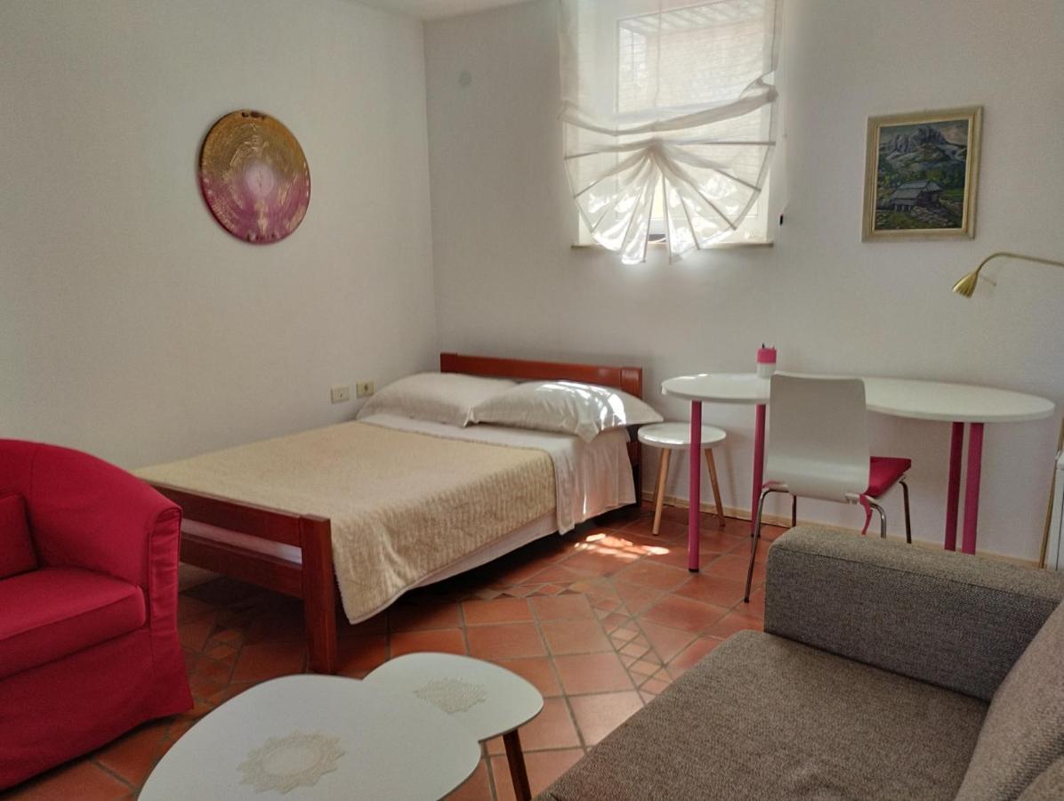Šmarje Apartma Oljka Pomjan מראה חיצוני תמונה
